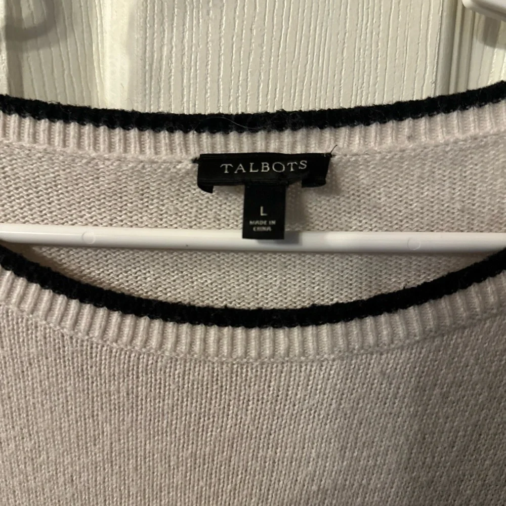 Talbots Women’s Size Large Black & White Patterned Sweater Silver Thread Accent - Picture 2 of 4